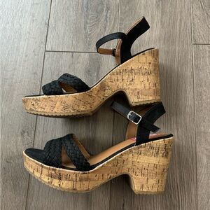 Chunky sandals black & tan - worn once - size 10